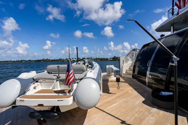 Slide: The Image of Ocean Alexander 32 Explorer 2023 - 145