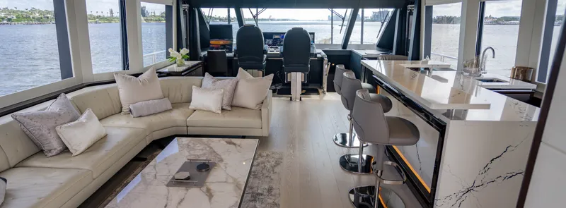 Slide: The Image of Ocean Alexander 32 Explorer 2023 - 2