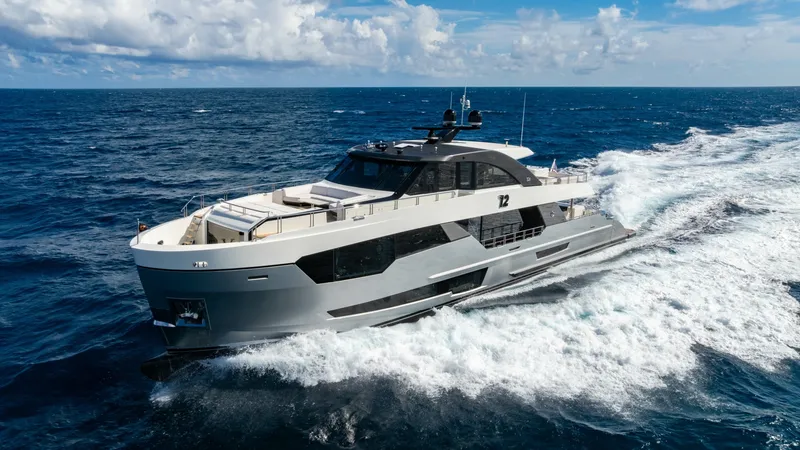 Slide: The Image of Ocean Alexander 32 Explorer 2023 - 41