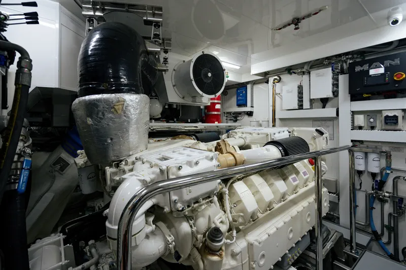 Slide: The Image of Ocean Alexander 32 Explorer 2023 - 211