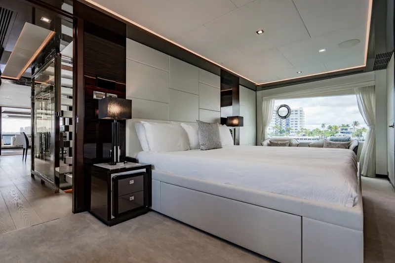 Slide: The Image of Ocean Alexander 32 Explorer 2023 - 98