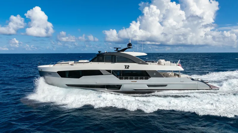 Slide: The Image of Ocean Alexander 32 Explorer 2023 - 37