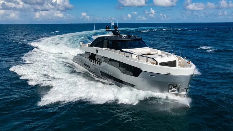 Slide: The Image of Ocean Alexander 32 Explorer 2023 - 46