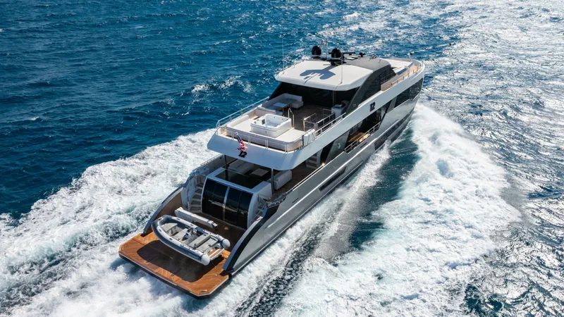Slide: The Image of Ocean Alexander 32 Explorer 2023 - 53