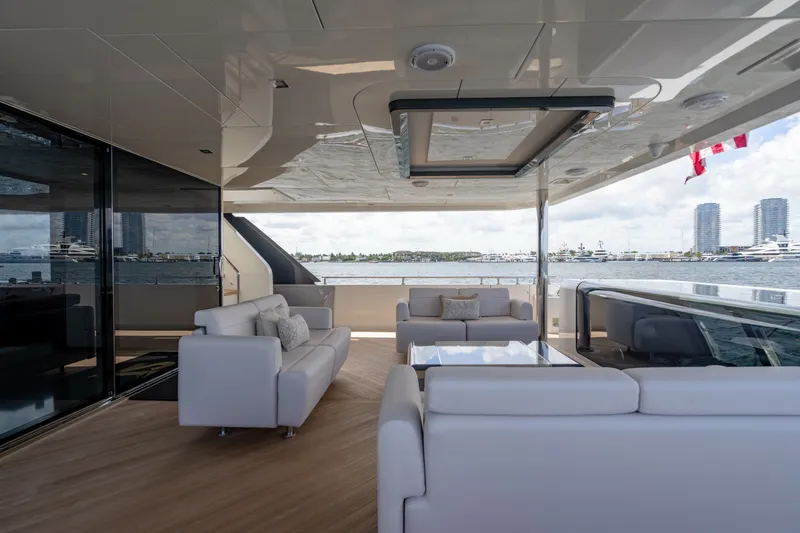 Slide: The Image of Ocean Alexander 32 Explorer 2023 - 157