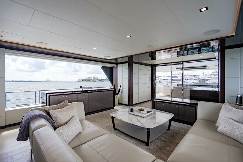 Slide: The Image of Ocean Alexander 32 Explorer 2023 - 114
