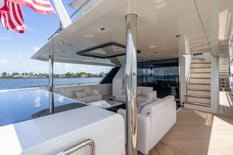 Slide: The Image of Ocean Alexander 32 Explorer 2023 - 152