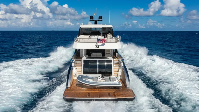 Slide: The Image of Ocean Alexander 32 Explorer 2023 - 35