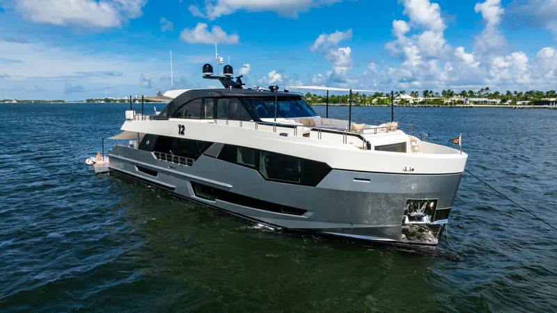 Slide: The Image of Ocean Alexander 32 Explorer 2023 - 6