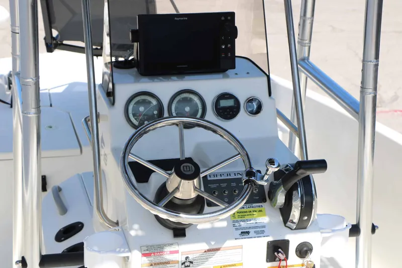 Slide: The Image of Bayliner Element F18 2017 - 17