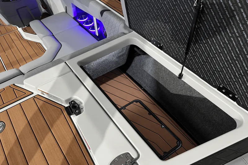 Slide: The Image of Nautique Super Air Nautique GS20 2025 - 11