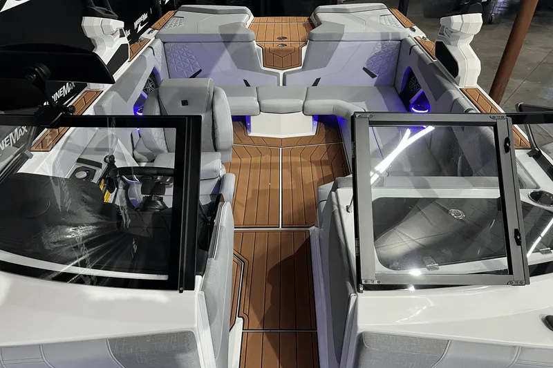 Slide: The Image of Nautique Super Air Nautique GS20 2025 - 21