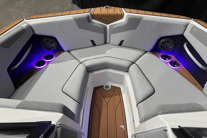 Slide: The Image of Nautique Super Air Nautique GS20 2025 - 22