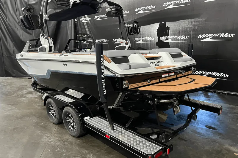 Slide: The Image of Nautique Super Air Nautique GS20 2025 - 3