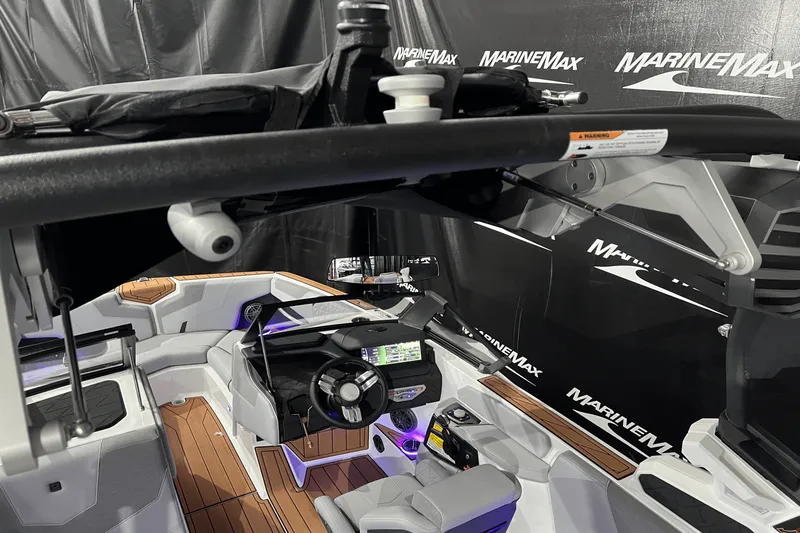 Slide: The Image of Nautique Super Air Nautique GS20 2025 - 8