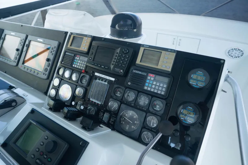 Slide: The Image of Hatteras 58 Convertible 1990 - 12