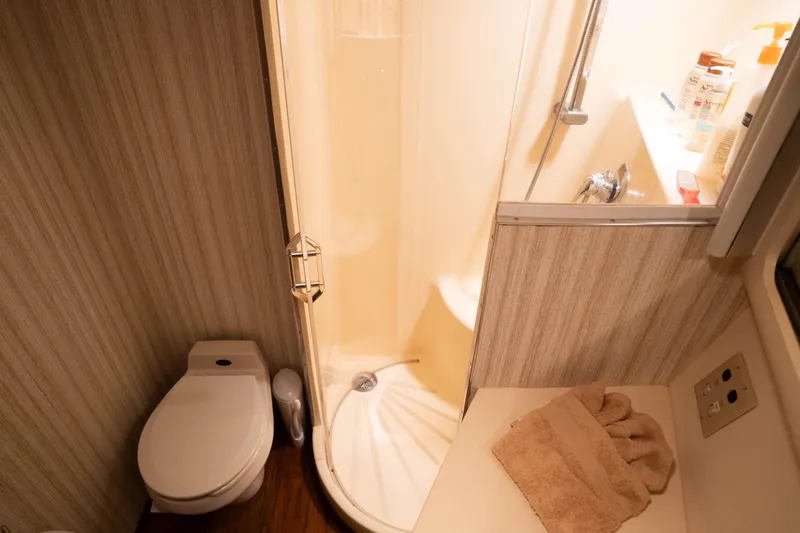 Slide: The Image of Hatteras 58 Convertible 1990 - 28