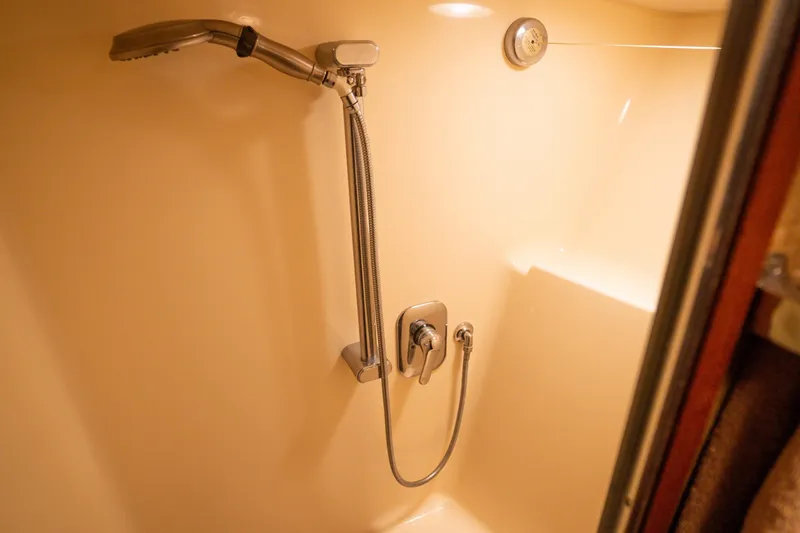 Slide: The Image of Hatteras 58 Convertible 1990 - 33