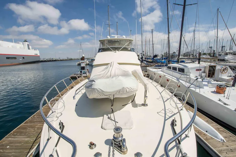 Slide: The Image of Hatteras 58 Convertible 1990 - 36