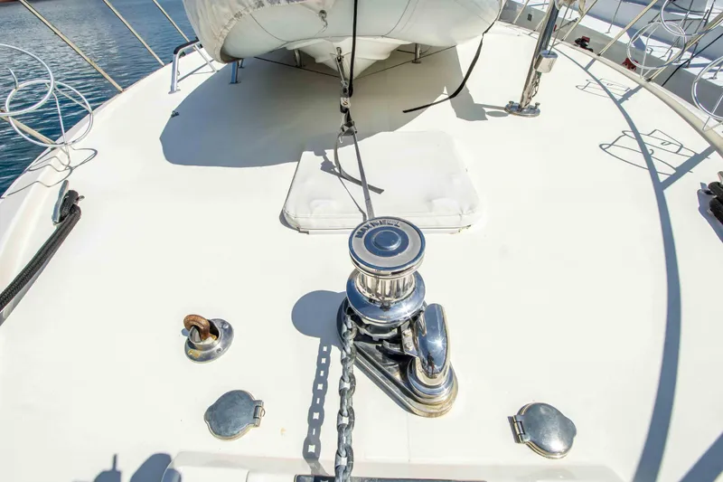 Slide: The Image of Hatteras 58 Convertible 1990 - 38