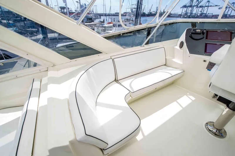 Slide: The Image of Hatteras 58 Convertible 1990 - 14