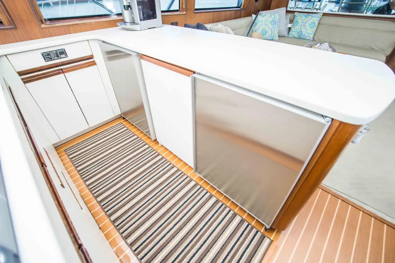 Slide: The Image of Hatteras 58 Convertible 1990 - 24
