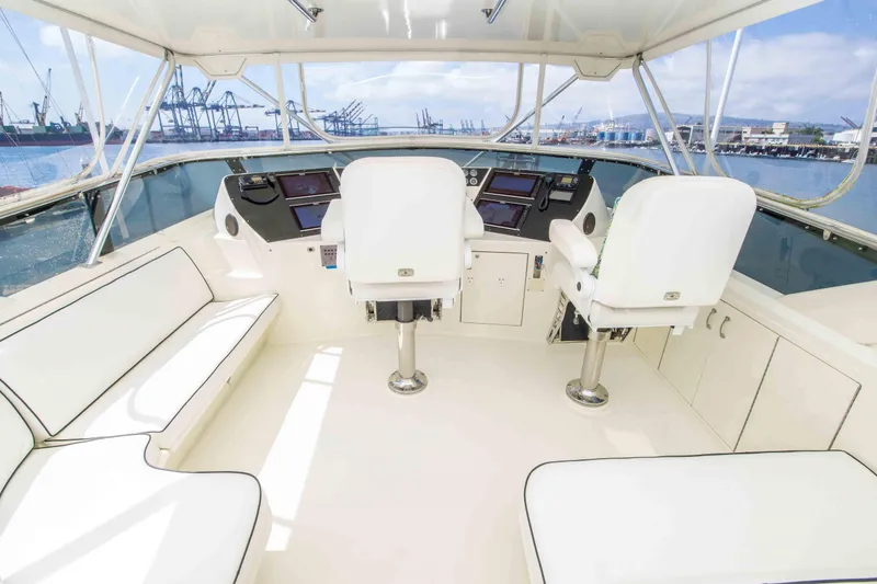 Slide: The Image of Hatteras 58 Convertible 1990 - 13