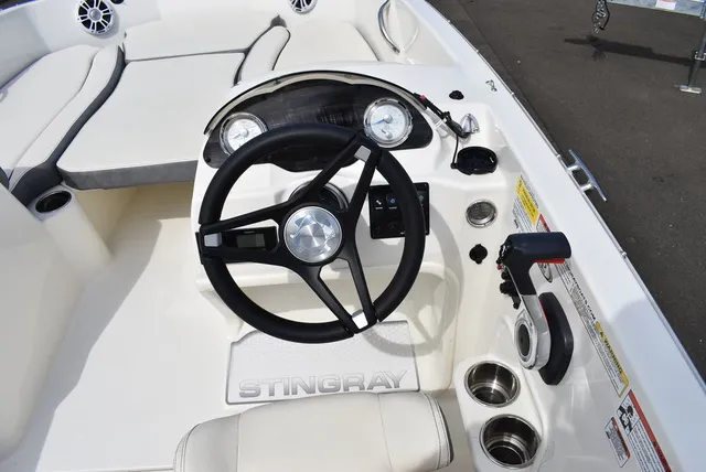 Slide: The Image of Stingray 182SC 2024 - 27