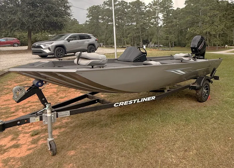 Slide: The Image of Crestliner 1700 STORM 2025 - 11