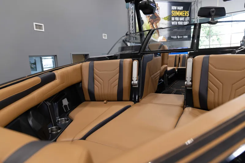 Slide: The Image of Malibu 25 LSV 2025 - 9