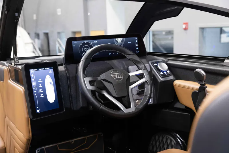 Slide: The Image of Malibu 25 LSV 2025 - 15