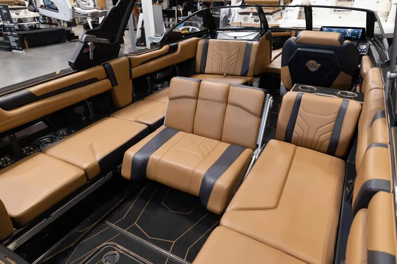 Slide: The Image of Malibu 25 LSV 2025 - 26
