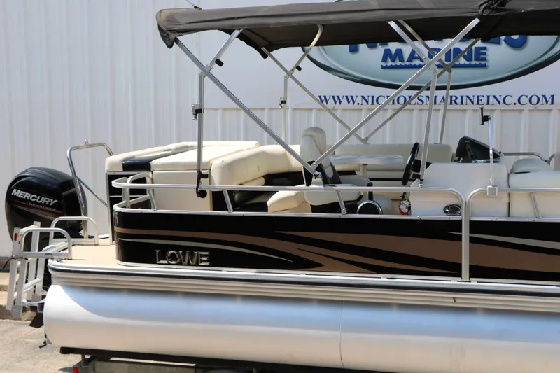 Slide: The Image of Lowe SS210 2013 - 10