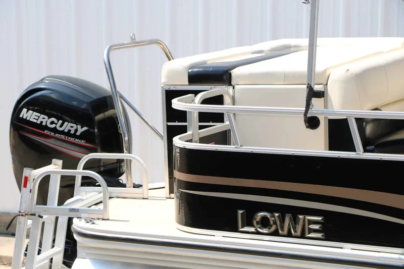 Slide: The Image of Lowe SS210 2013 - 11