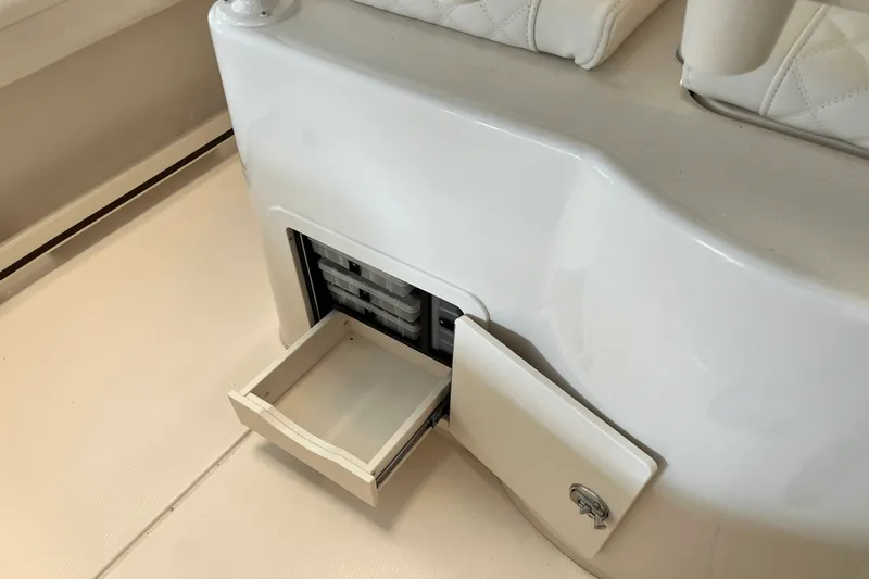 Slide: The Image of Grady-White Fisherman 216 2025 - 10