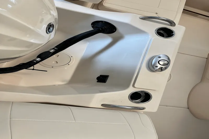 Slide: The Image of Grady-White Fisherman 216 2025 - 13