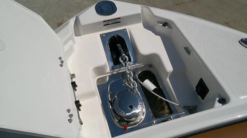 Slide: The Image of Chaparral GTS 28 2026 - 16