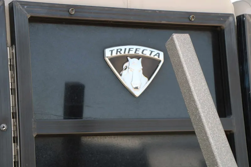 Slide: The Image of Trifecta 23 RFE Sts 2018 - 18