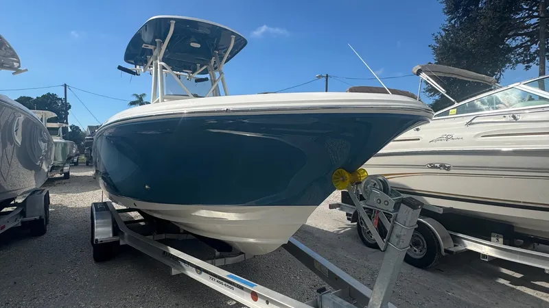 Slide: The Image of Pioneer 222 Sportfish 2026 - 9