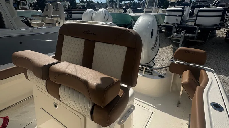 Slide: The Image of Pioneer 222 Sportfish 2026 - 4