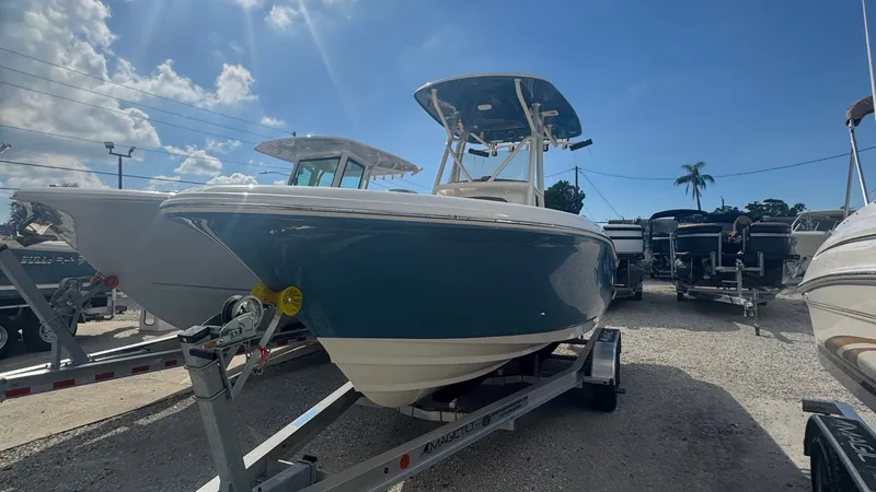 Slide: The Image of Pioneer 222 Sportfish 2026 - 8