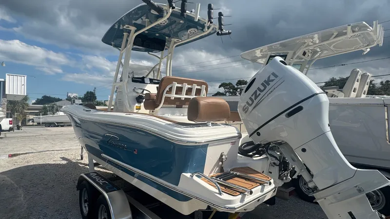 Slide: The Image of Pioneer 222 Sportfish 2026 - 10