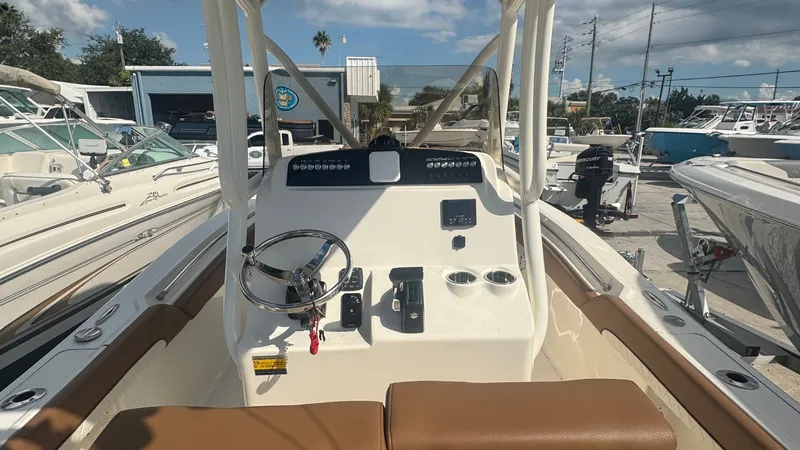 Slide: The Image of Pioneer 222 Sportfish 2026 - 5