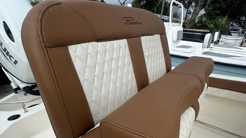 Slide: The Image of Pioneer 202 Sportfish 2026 - 10