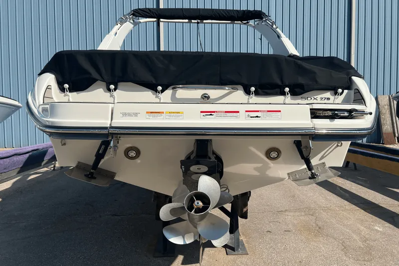 Slide: The Image of Sea Ray SDX 270 2025 - 3