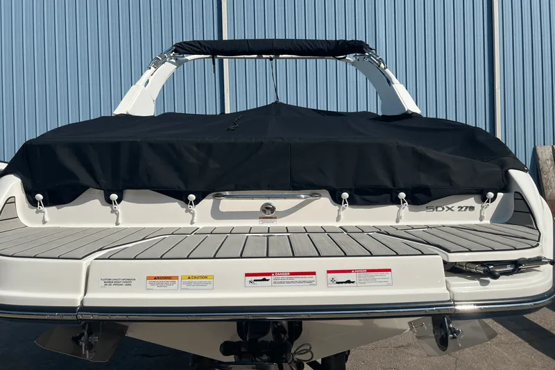 Slide: The Image of Sea Ray SDX 270 2025 - 4