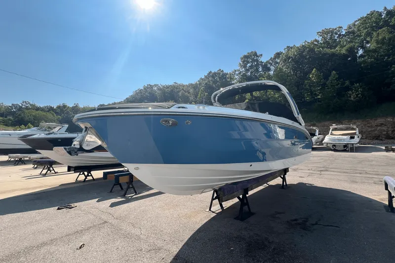 Slide: The Image of Sea Ray SDX 270 2025 - 8