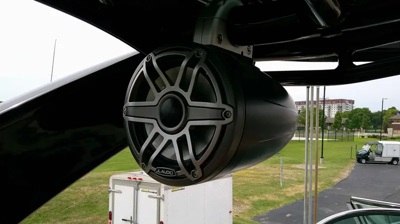 Slide: The Image of Chaparral 30 Surf 2024 - 9