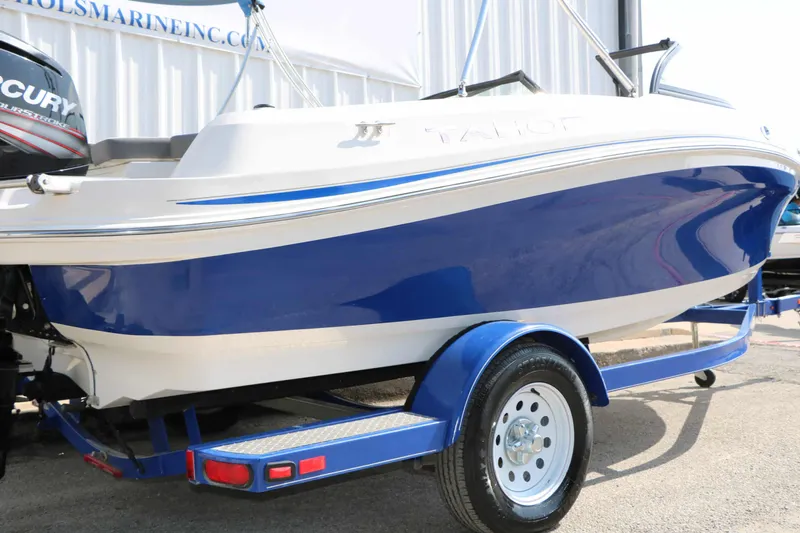 Slide: The Image of Tahoe 450 Ts 2016 - 5