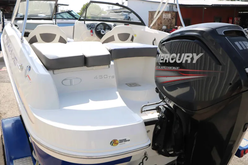 Slide: The Image of Tahoe 450 Ts 2016 - 6